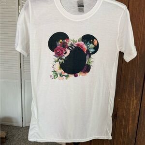 Gildan Minnie floral White Polyester T-Shirt like new condition.